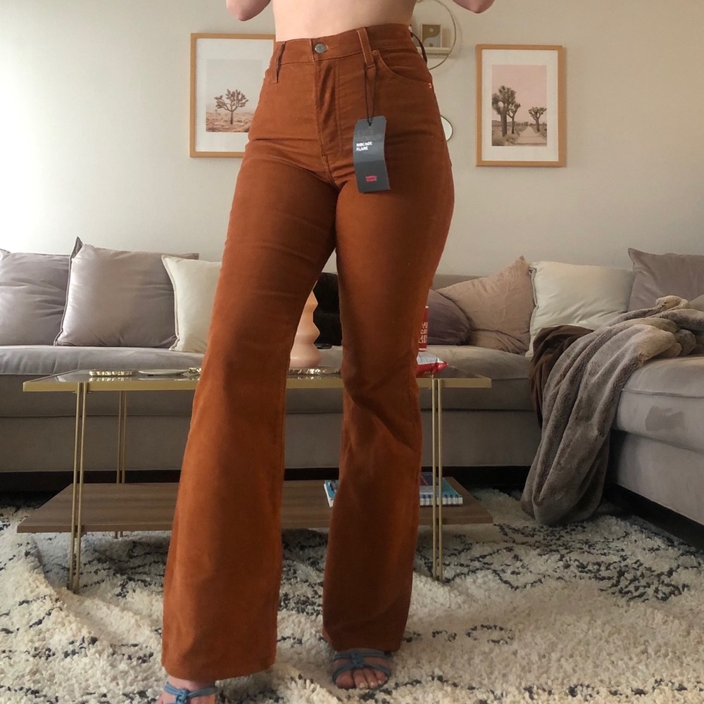 NWT Levi’s Ribcage Corduroy Flares